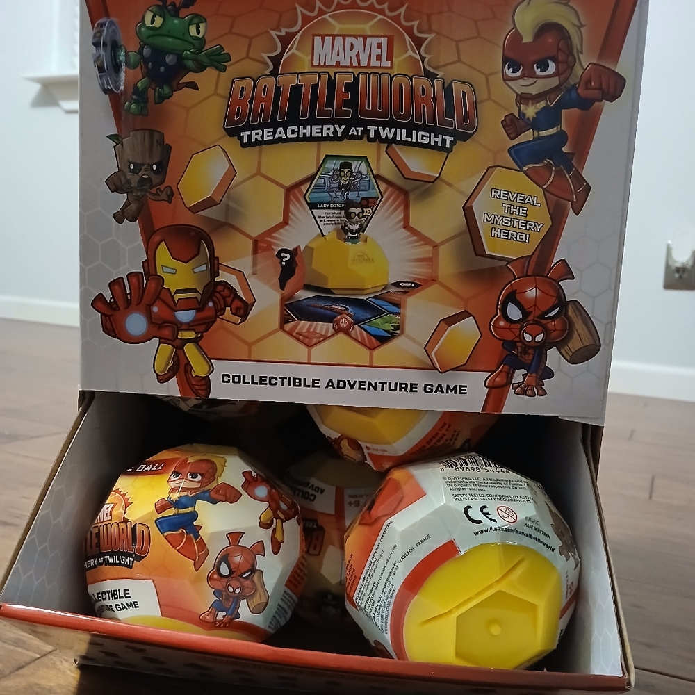 Funko Marvel Battle World Case of 16 +2 extra